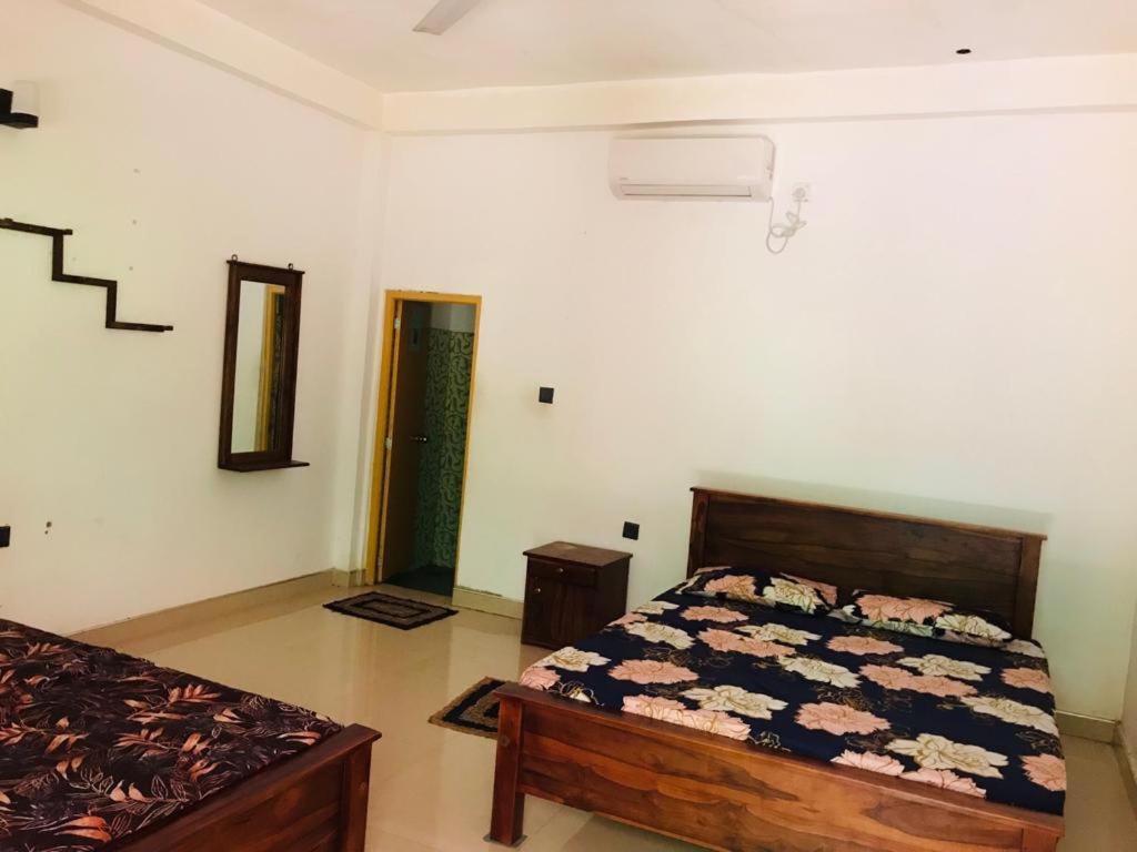 Punkalasa Tourist Lodge Anuradhapura Eksteriør billede