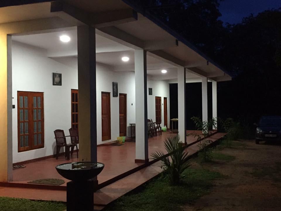 Punkalasa Tourist Lodge Anuradhapura Eksteriør billede
