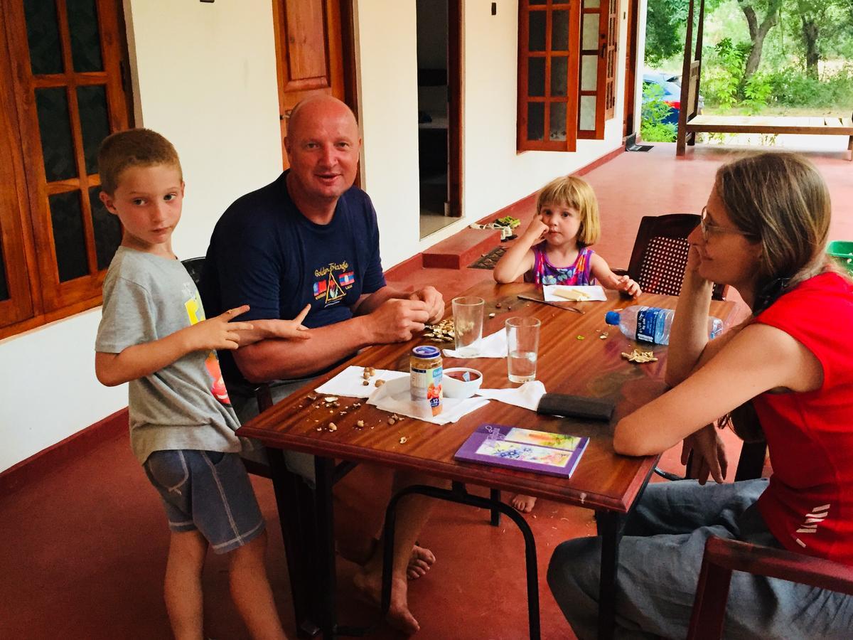 Punkalasa Tourist Lodge Anuradhapura Eksteriør billede