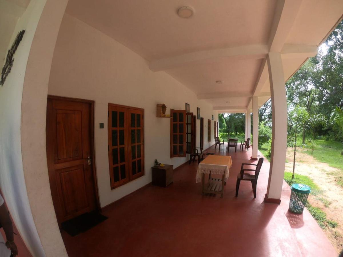 Punkalasa Tourist Lodge Anuradhapura Eksteriør billede