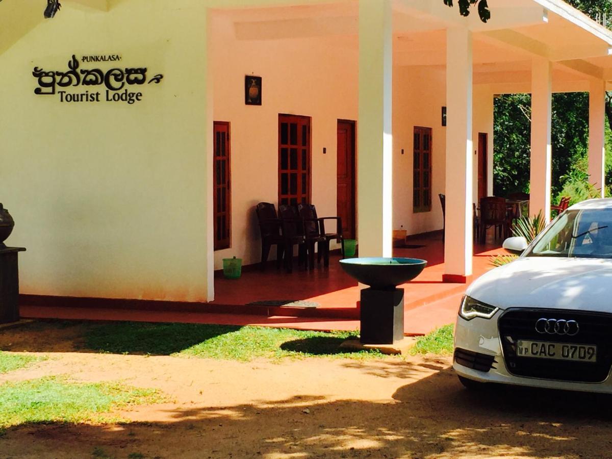 Punkalasa Tourist Lodge Anuradhapura Eksteriør billede